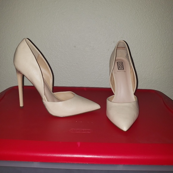 Shoe Dazzle Shoes - Nude heels